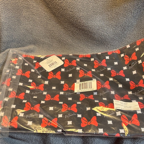 Disney Red Bow Patterned Tote Bag - Picture 3 of 3